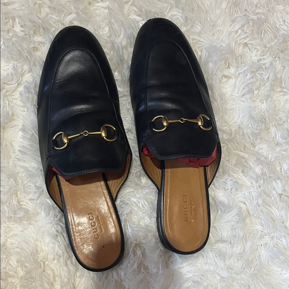 Gucci Black Leather Loafers with Gold Accent